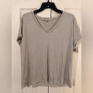 Striped V-Neck Tee - White & Black🤍🖤